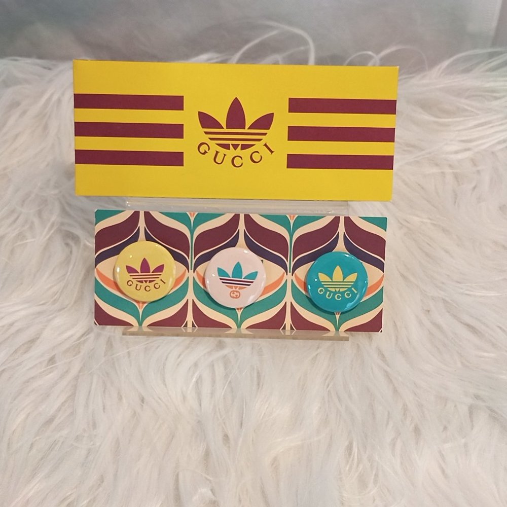 Brand New RARE Gucci x Adidas Collab VIP Set of 3 Buttons/Pins/Brooches/Badges